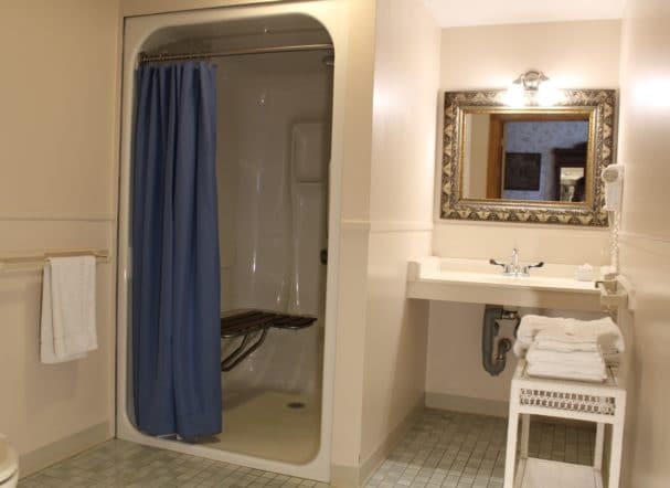 Rm 15 Bathroom
