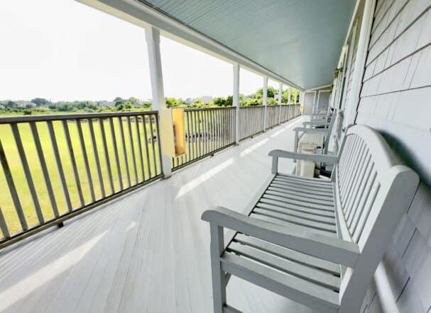 R16-DECK