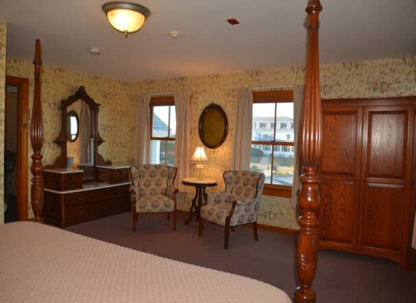 Room 10 King Bed